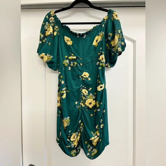 Urban Outfitters Floral Ruched Dress - Picture 5 of 12